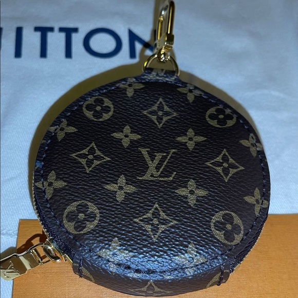 🌸SOLD🌸LIKE NEW LV MULTI POCHETTE ACCESSOIRES🌸 - Picture 10 of 17